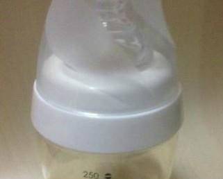  新生儿奶瓶如何选择初生婴儿选择啥奶瓶好
