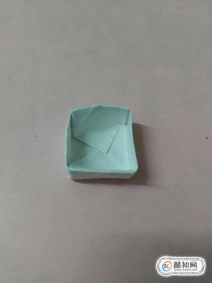  正方形盒子的折法