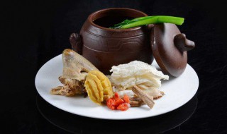  中国十大名菜之飞龙汤 飞龙汤是黑龙江省的榛鸡所煮的汤