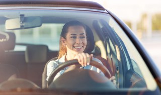  女性该怎么安全打车 女性打车安全指南