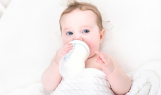 宝宝认奶瓶如何解决 怎么对待宝宝认奶瓶