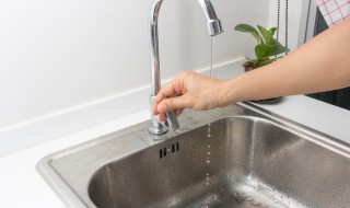 自来水水管漏水如何办 自来水水管漏水怎么修理
