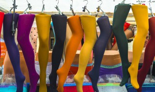  如何选择彩色长筒袜或连裤袜 彩色长筒袜或连裤袜如何选择